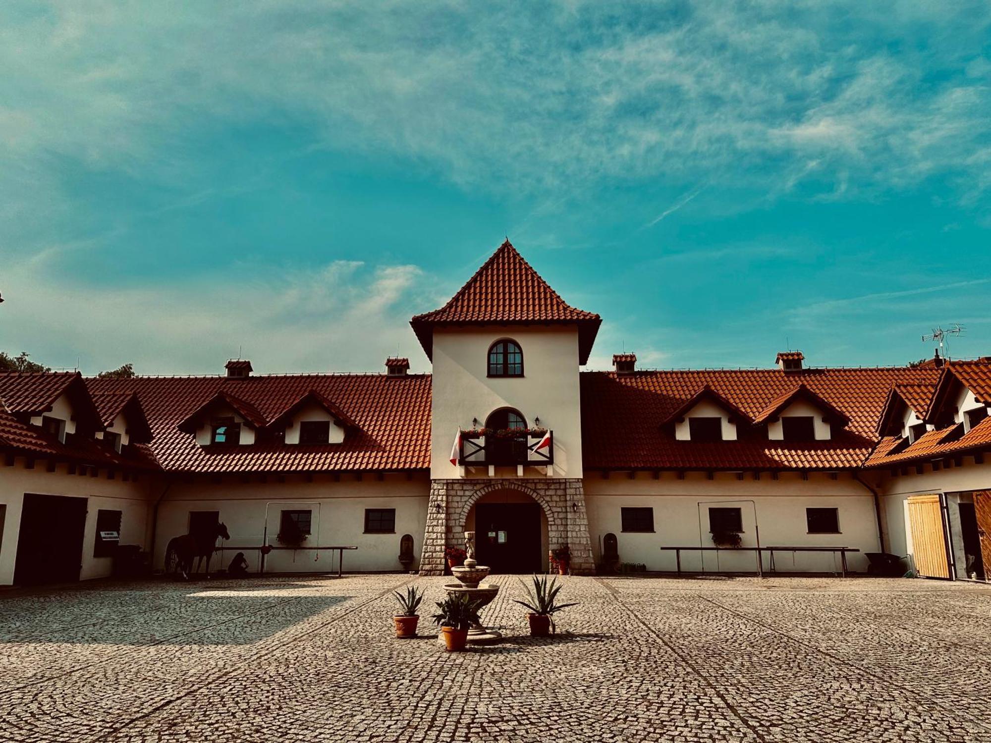 Отель Stanica Hucul Sulkowice  Экстерьер фото